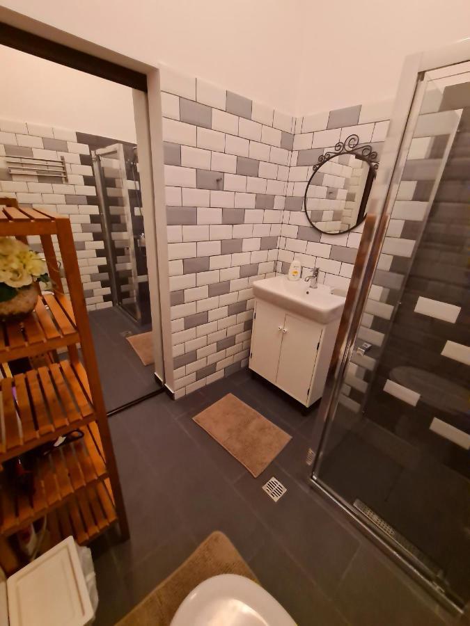 Zig Zag Apartment 4- Old Town Constanţa Extérieur photo